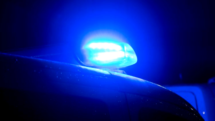 Brennendes Auto, verletzter Fahrer gerettet